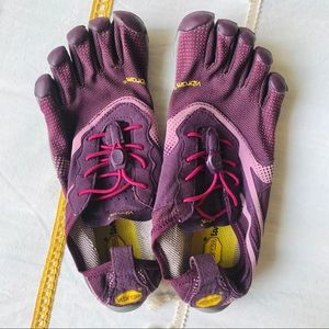 Women’s Purple Vibram Five Fingers
